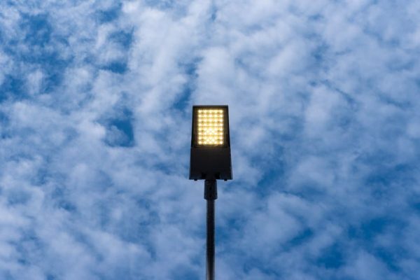 Tauron wymieni 55 tysięcy lamp na osiedlach. 65 milionów złotych z KPO na modernizację oświetlenia
