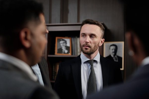 Sukces Pétera Magyara na Węgrzech: Lekcja dla polskiej sceny politycznej
