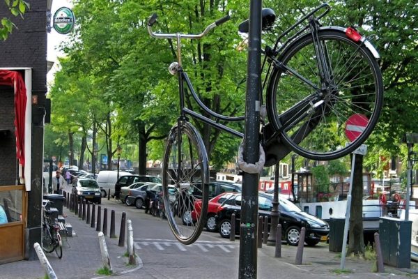 Szczęśliwy finał kradzieży roweru pod kościołem. 79-letnia pani Zofia znów może jeździć
