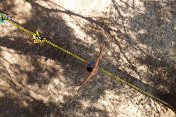 Estoński mistrz slackline’u przejdzie nad centrum Warszawy. Niezwykłe wyzwanie nad Pałacem Kultury