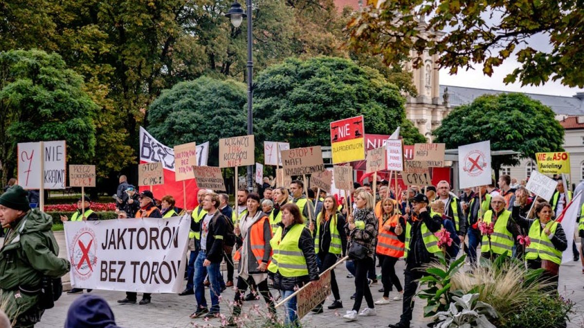 Naukowcy domagają się podwyżek dla doktorantów: „Minimum 4000 zł na rękę”