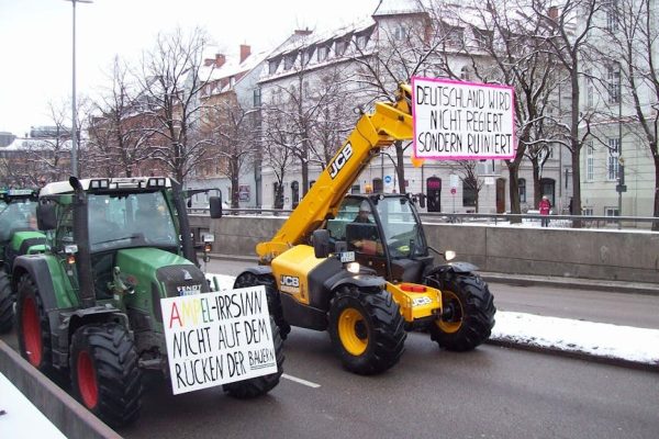 Protesty w Brnie podczas kongresu Sudeckich Niemców