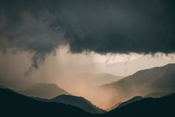 Po przerwie znów zagrzmi. IMGW wydał ostrzeżenia dla kilku regionów