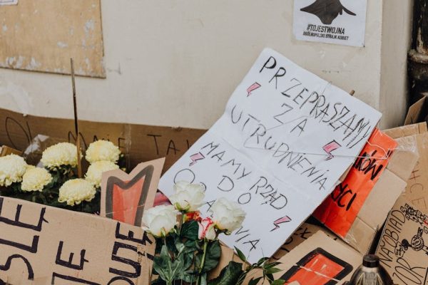 Zamieszanie w PiS wokół prezesa SN i dramatyczny atak na studentkę – przegląd wydarzeń 27 maja 2026