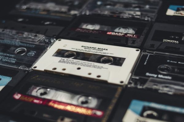 „Mixtape” – interaktywna podróż przez kultowe utwory, której nie sposób przegrać