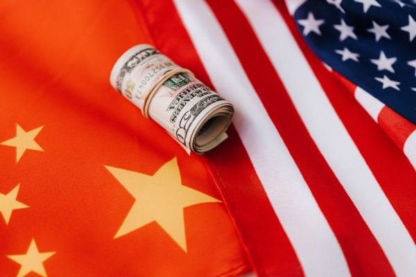 Pekin gra własną kartę na Bliskim Wschodzie. Ekspert: „Nie zamierzają zastępować USA”