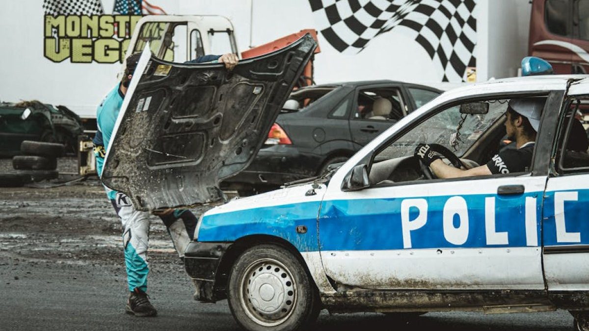 Kraków: Poważny wypadek podczas pościgu za motocyklistą. Policjant w ciężkim stanie