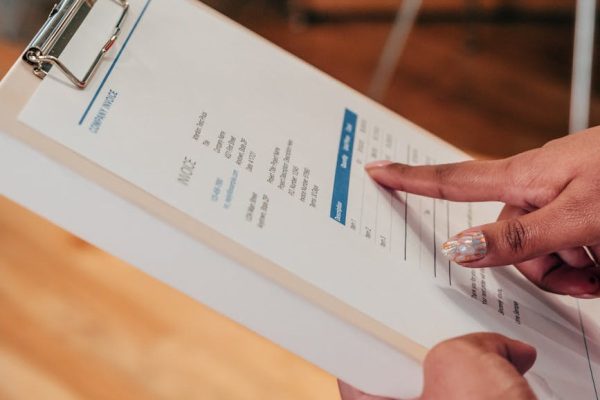 KSeF bije rekordy popularności. 290 milionów e-faktur i ponad 2 miliony wystawców