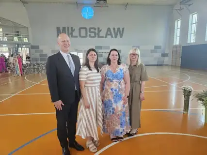 Ósmoklasiści z Miłosławia pożegnali szkołę podstawową