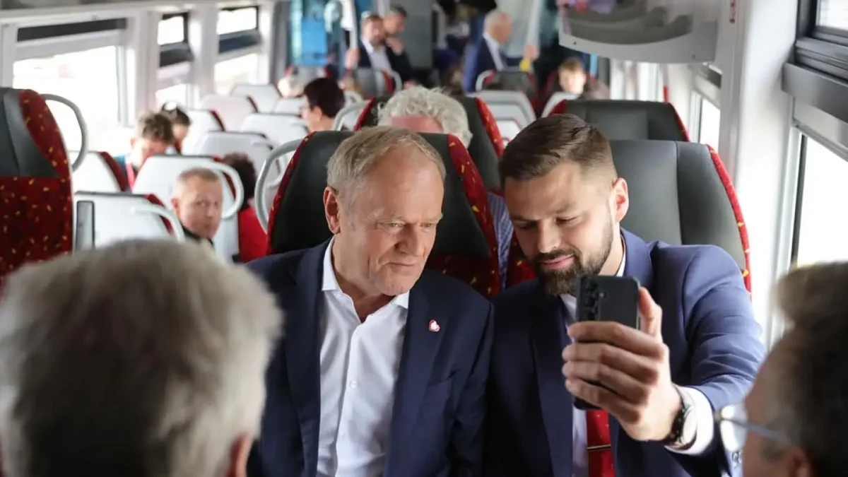 Łomża znów na kolejowej mapie Polski – premier Tusk ogłasza nowe połączenia