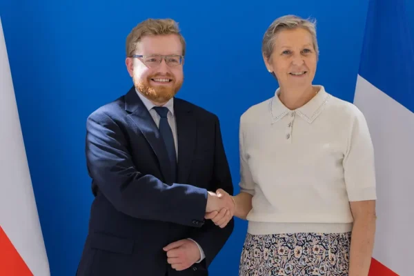 Polska i Francja zacieśniają współpracę cyfrową – AI i suwerenność technologiczna priorytetem