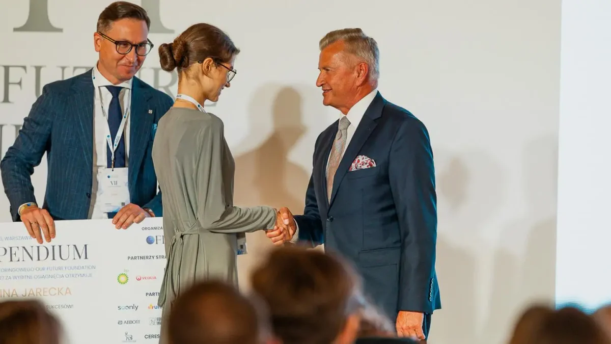 Wiceminister Wziątek na gali stypendialnej Our Future Foundation