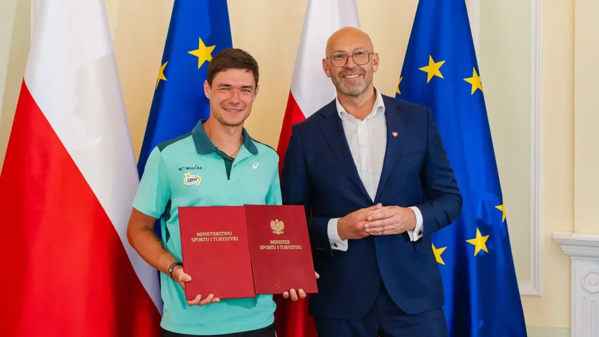 Kamil Majchrzak z wizytą u ministra sportu. Otrzymał stypendium i wsparcie przed Wimbledonem