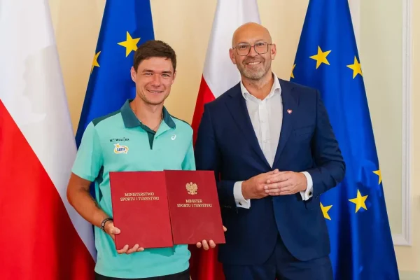 Kamil Majchrzak z wizytą u ministra sportu. Otrzymał stypendium i wsparcie przed Wimbledonem