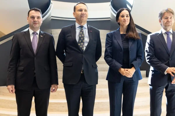Sikorski na Radzie UE: zaostrzenie sankcji wobec Rosji i wsparcie dla Ukrainy