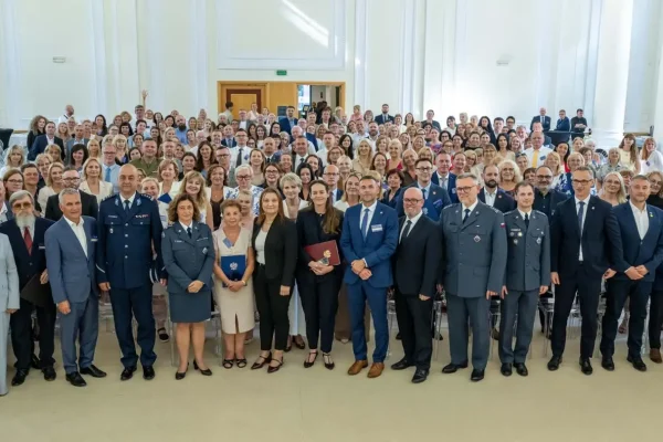 Wiceministra Maria Ejchart uhonorowała kuratorów sądowych podczas centralnych obchodów ich święta