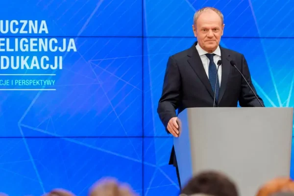 Premier Tusk ogłasza miliardowe inwestycje w AI dla polskich szkół