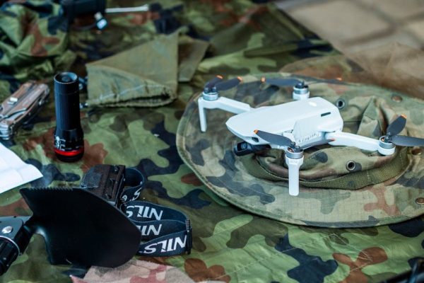 Sztuczna inteligencja przejmuje dowodzenie nad dronami. Chiny testują przełomowy algorytm bojowy