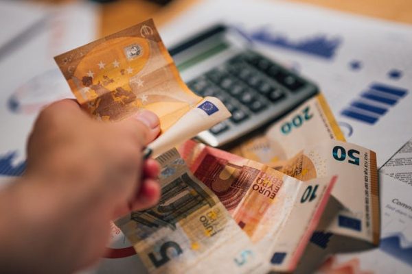 Bank Pekao kusi podróżników premią do 2700 zł. Sprawdź, jak zdobyć bonus