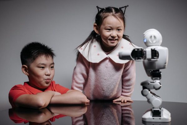 Robot POCO: puszysta maszyna, która ma wzbudzać zaufanie i emocje