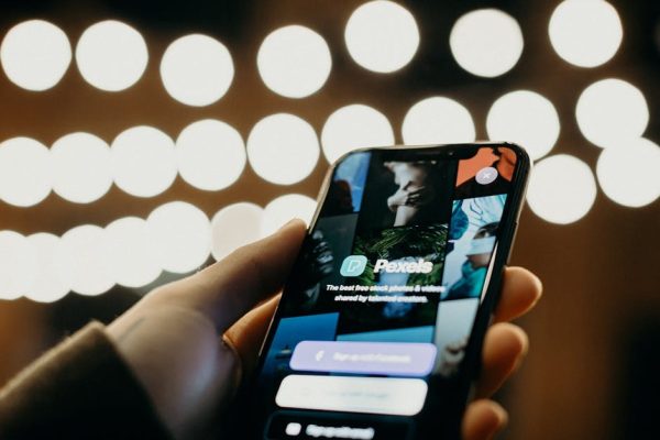 Polacy w USA i Kanadzie odcięci od bankowości internetowej PKO BP. Problemem kody SMS