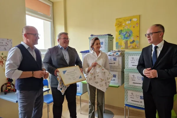 Prawie 500 poszewek z akcji Uszyj Jasia na Złocieniu trafiło do krakowskich szpitali