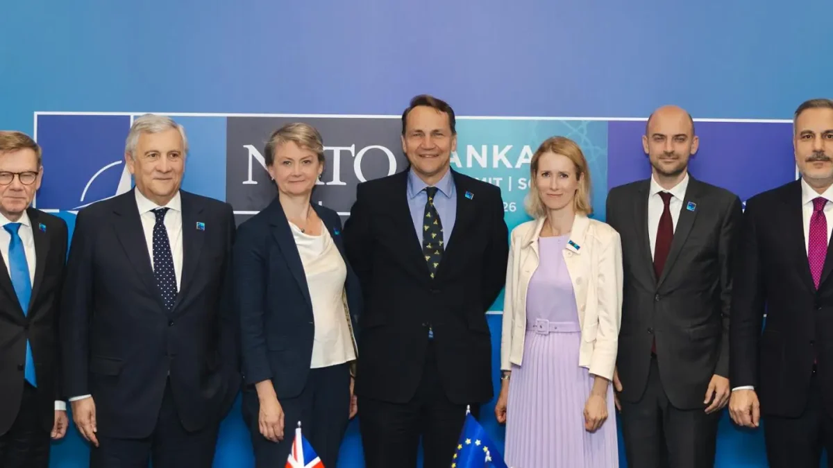 Wicepremier Sikorski na Szczycie NATO w Ankarze: wzmacnianie obronności i współpraca sojusznicza