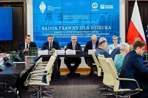 Ministerstwo Sprawiedliwości wspiera projekt „Radca prawny dla dziecka” – systemowa ochrona praw najmłodszych