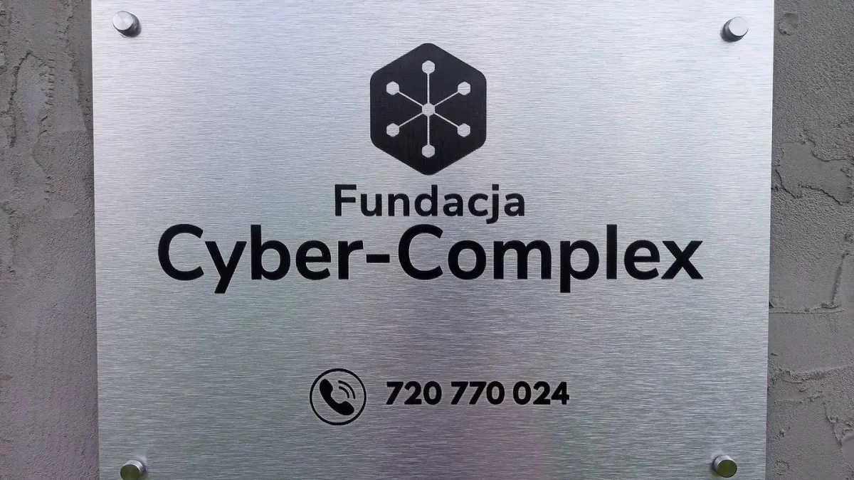 Setki komend policji łamie Konstytucję RP – raport Fundacji Cyber-Complex