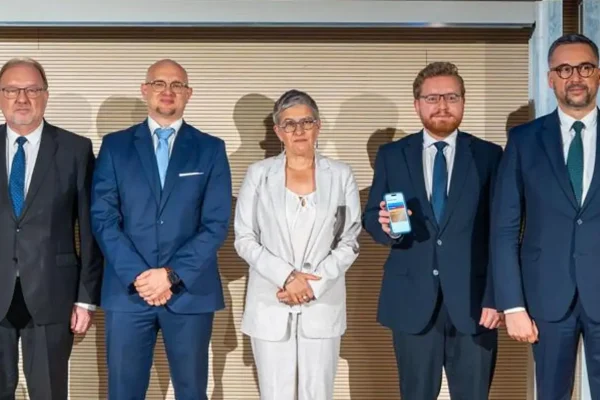 Polska wprowadza elektroniczne dyplomy – rewolucja w szkolnictwie wyższym od 2027 roku