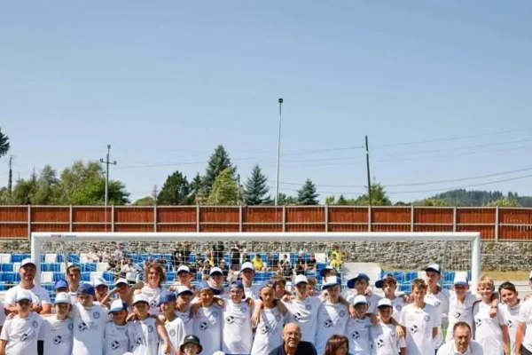 Stadion KS Kryształ w Stroniu Śląskim oficjalnie otwarty po odbudowie