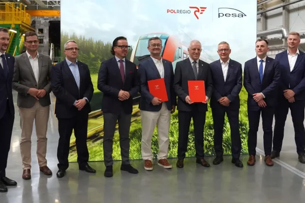 POLREGIO zamawia sześć elektrycznych ELF-ów 3.0 od PESY – umowa podpisana