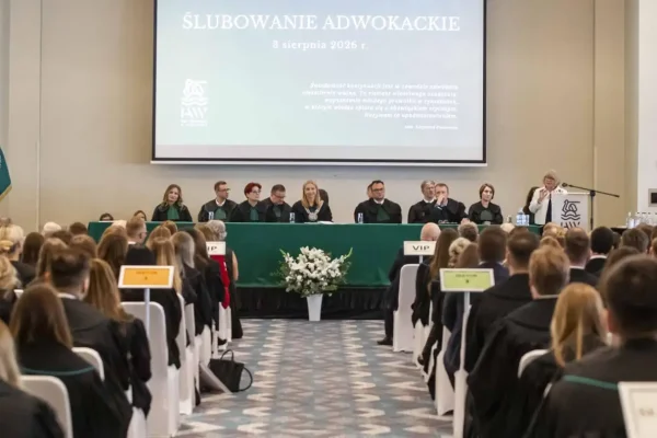 306 nowych adwokatów złożyło ślubowanie w Warszawie