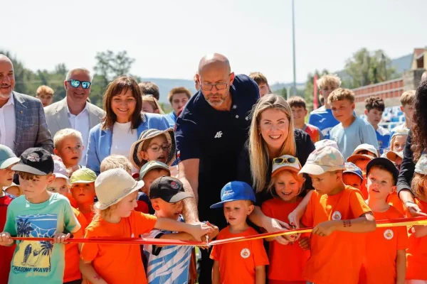 Stadion Kryształ Stronie Śląskie oficjalnie otwarty po odbudowie
