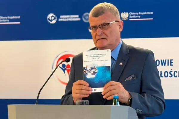 Półmetek wakacji: GIS podsumowuje kontrole i ostrzega przed WZW A