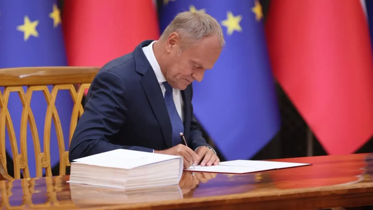 Premier podpisał nominacje asesorskie: „To zamach na Konstytucję”