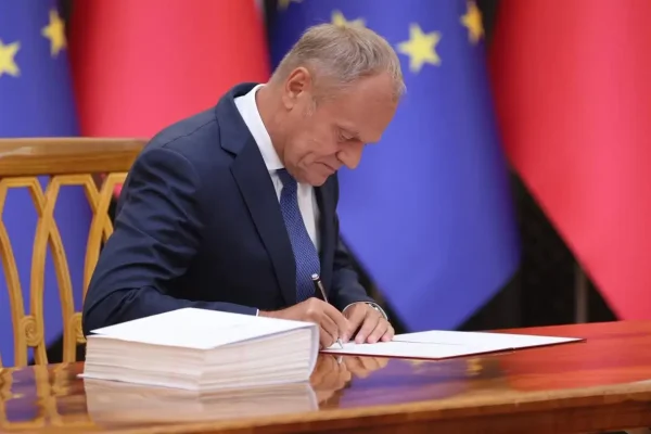 Premier podpisał nominacje asesorskie: „To zamach na Konstytucję”